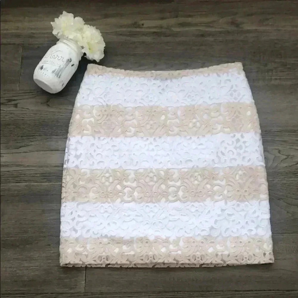 🌸3/$30🌸WHITE House| Black Market | Striped cream and white laced pencil  skirt - Picture 2 of 11